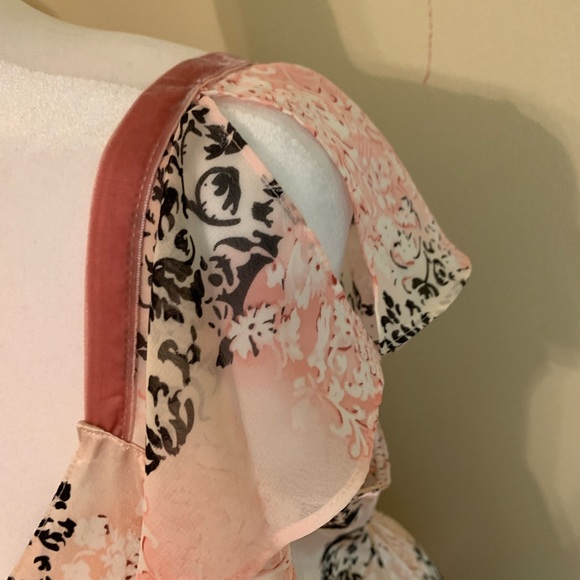 Enchanting nightgown robe set.Sz (14-16). Sleeves sheer split velvet trimmed - Picture 3 of 6